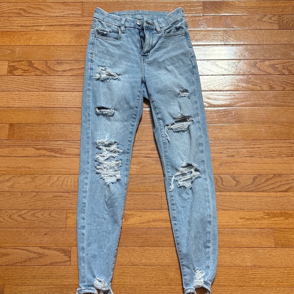 American Eagle Outfitters Light Blue Distressed Skinny Jeans